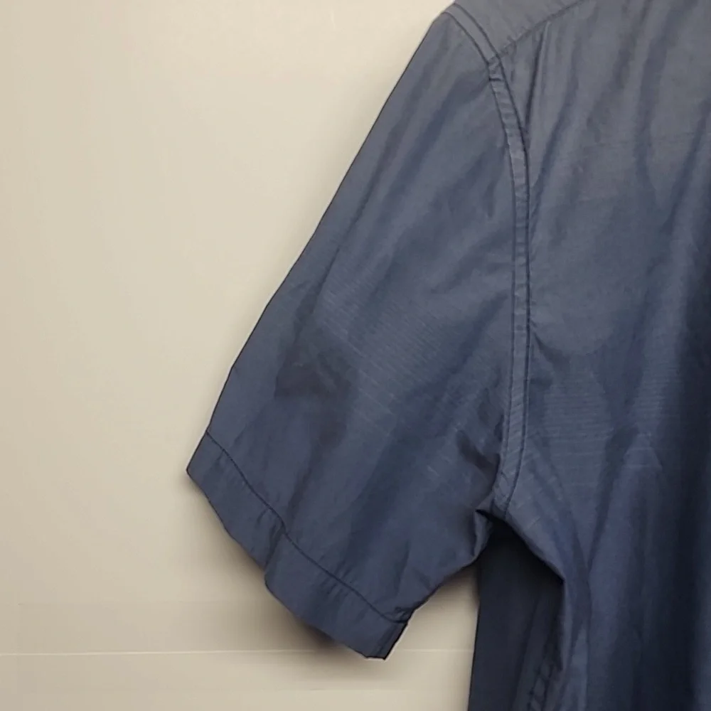 Marmot made in India sz M mens button down shirt sleeve blues shirt